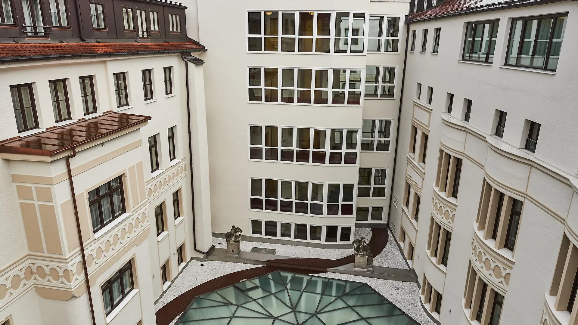 Vier Jahreszeiten Kempinski Muenchen Munich