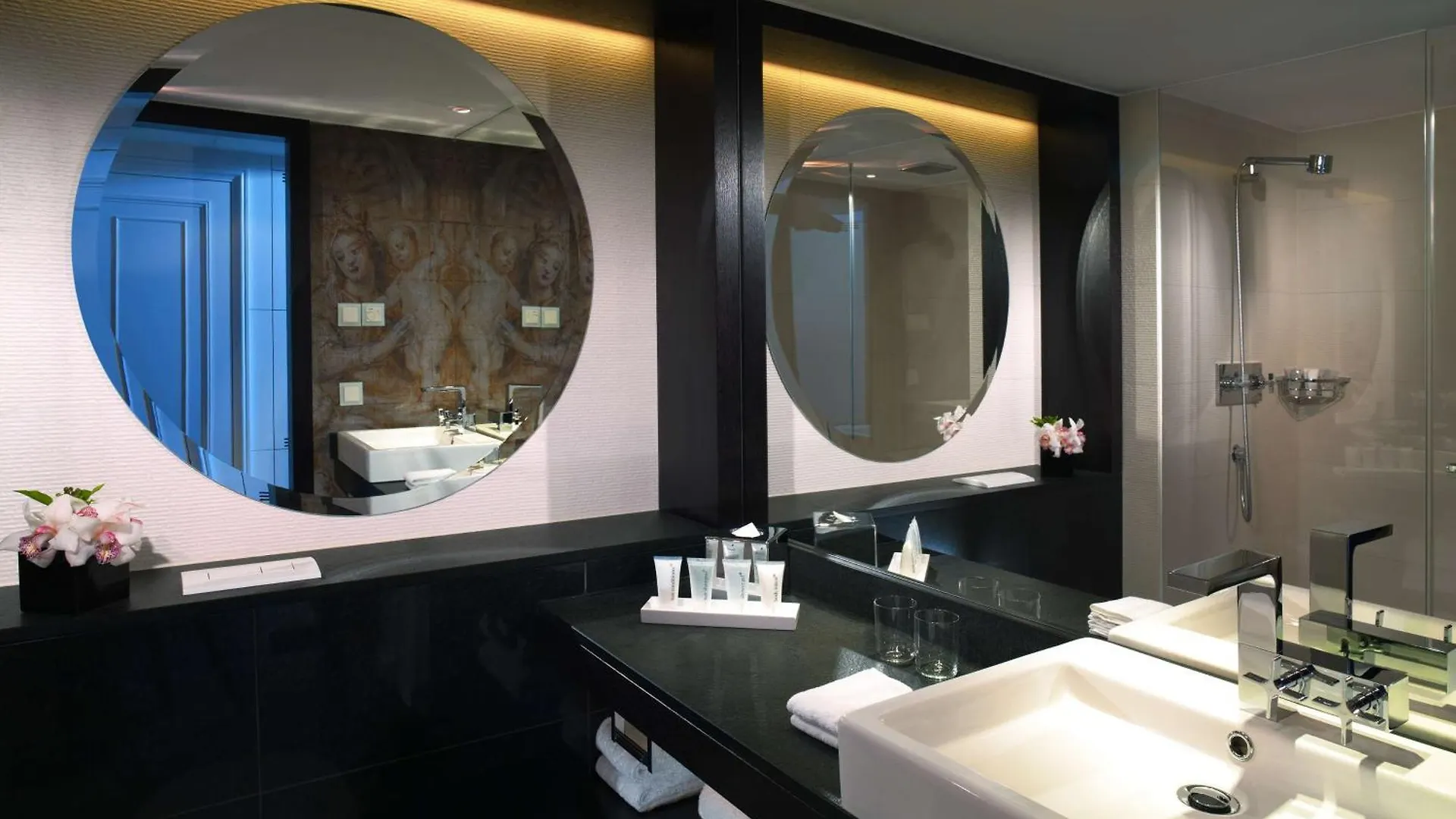 Vier Jahreszeiten Kempinski Muenchen 5*, Munich