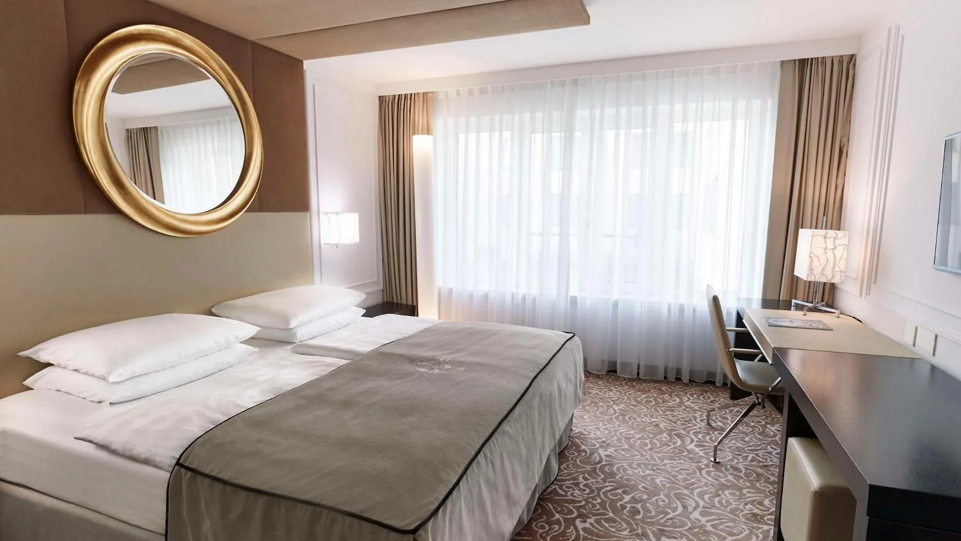 Vier Jahreszeiten Kempinski München 5*,